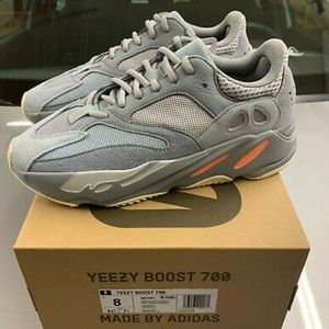 Yeezy 700 Intertia size 8